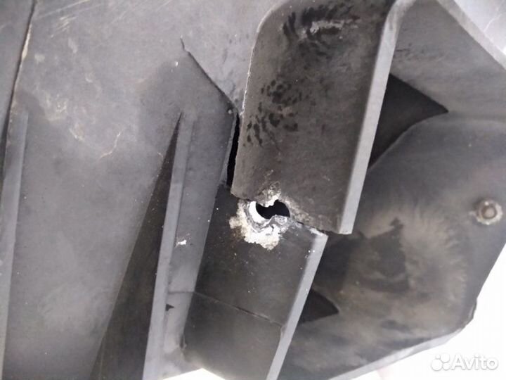 Корпус воздушного фильтра Ssangyong Rexton 1 D27DT