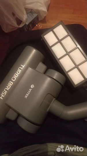 Пылесос с аквафильтром Vitek 1833 PR