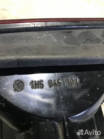 Фонарь левый внутренний Volkswagen Vento