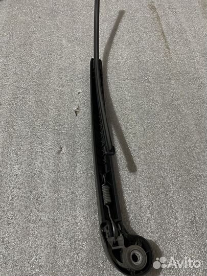 Поводок заднего дворника Ауди А6 С7 Авант