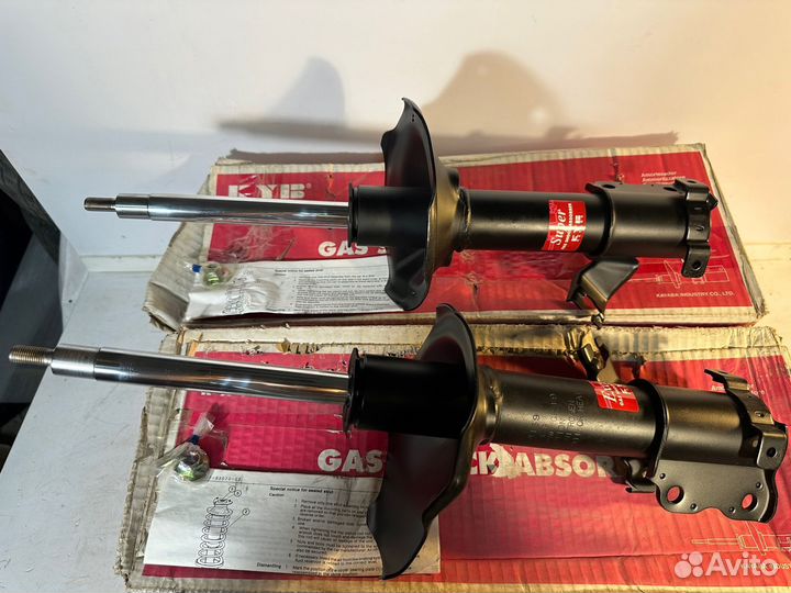 Амортизаторы передние кт Nissan Maxima J30 (88-94)