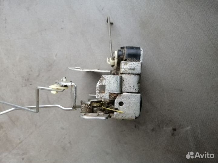 Замок двери передн. правой Renault Logan 2005-2014