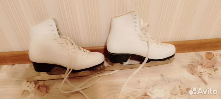 Коньки фигурные 40 размер
