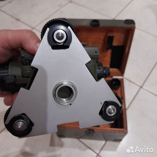 Нивелир оптический