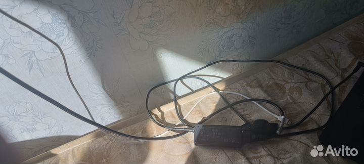 Ноутбук hp и зарядка в комплекте