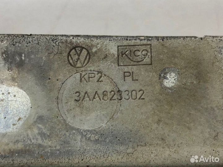 Петля капота правая Volkswagen Passat B7 седан