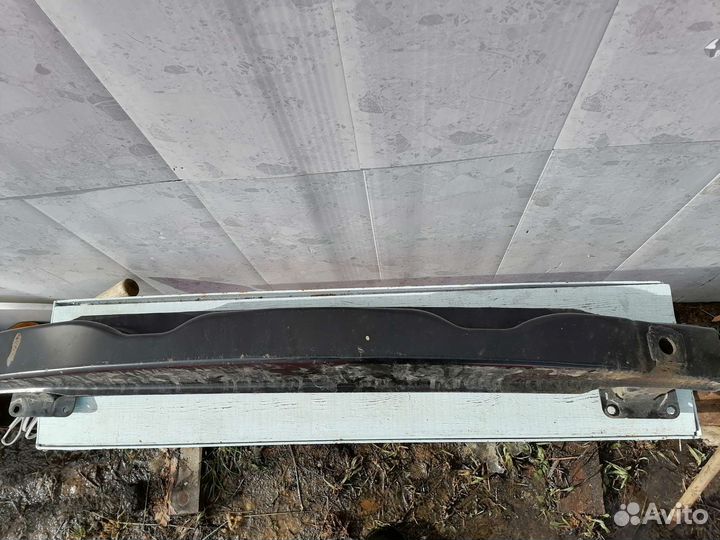 Усилитель заднего бампера tiguan