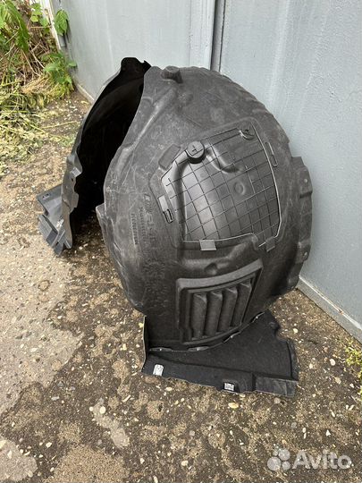 Подкрыльник передний левый amg w205 c63