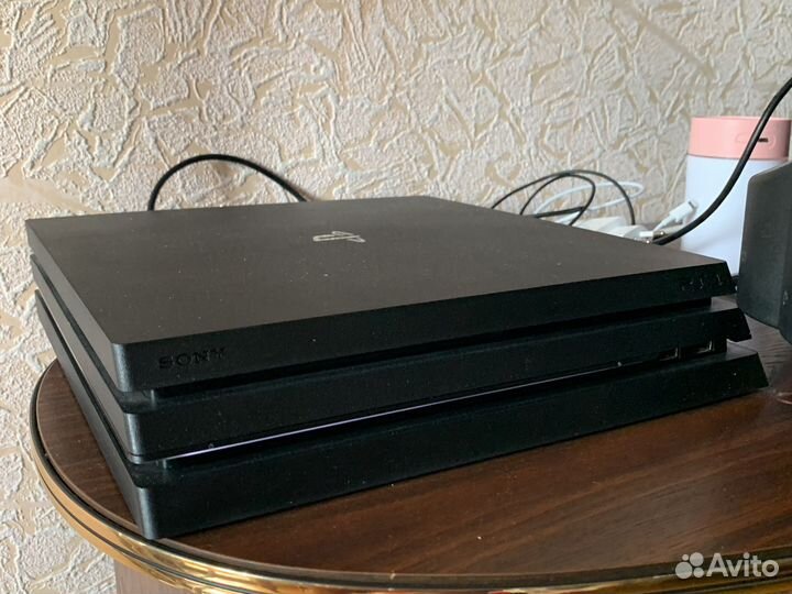 Sony playstation 4 PS4 pro 1tb + 4 игры на дисках