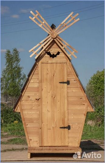 Дачный туалет с декором XBR