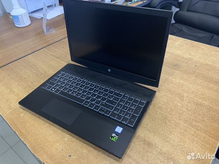 HP 15 cx0027ur Core i5-8250U/8G/SSD+HDD/GTX1050