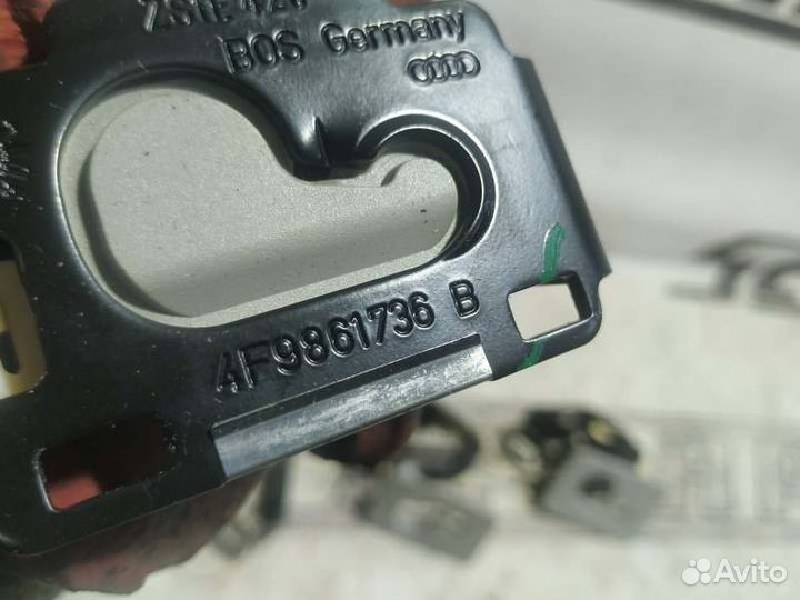 Крючок для шторки Audi A6 C6 3.2 2007