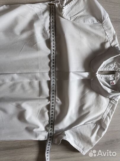 Белая рубашка с коротким рукавом