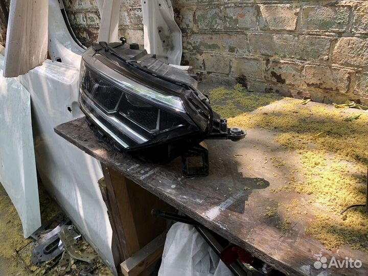 Правая фара Фольксваген Поло 2020-2022