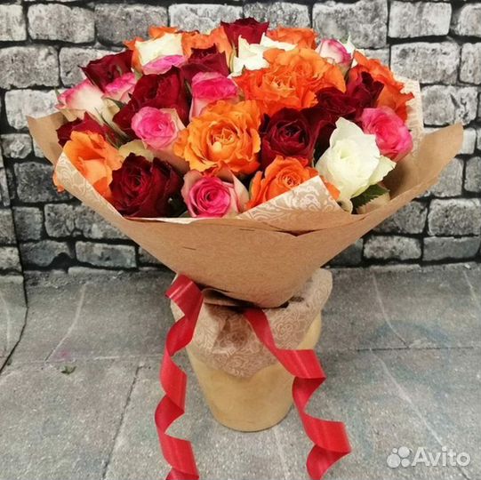 25 роз цветы девушке на 8 марта