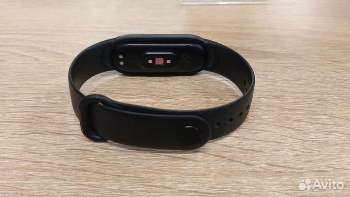 Фитнес браслет Xiaomi Mi SMART Band 4