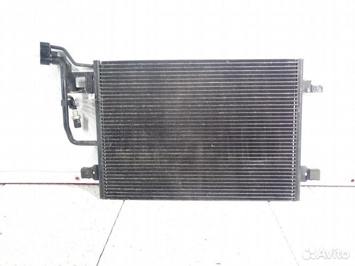 Радиатор кондиционера Volkswagen Transporter 2015