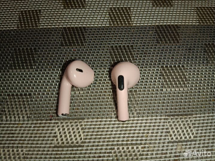 Беспроводные bluetooth наушники TWS белые и черные