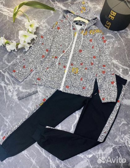 Костюм женский