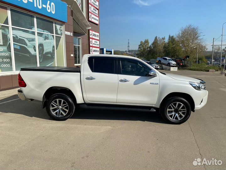 Toyota Hilux 2.8 AT, 2015, 329 000 км