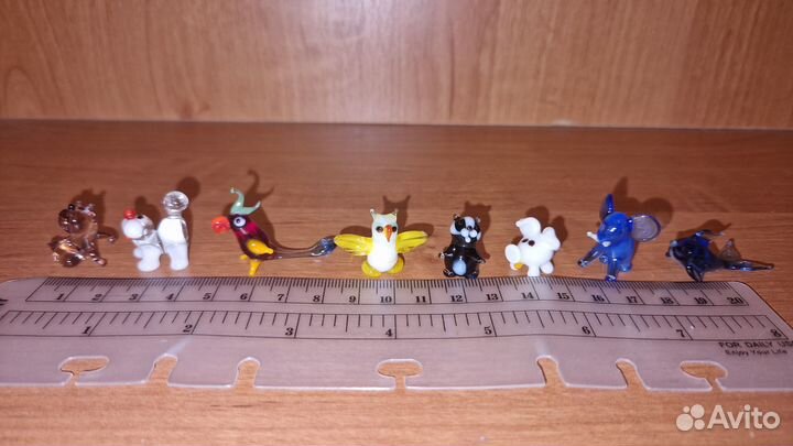 Набор маленьких стеклянных фигурок животных