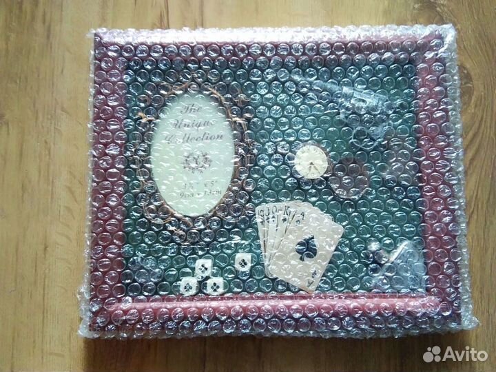 Фоторамка пистолет карты часы кубики