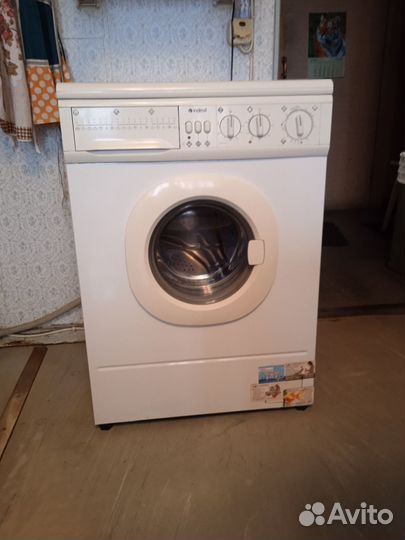 Продам ст.машину Indesit wdn2296xw на запчасти