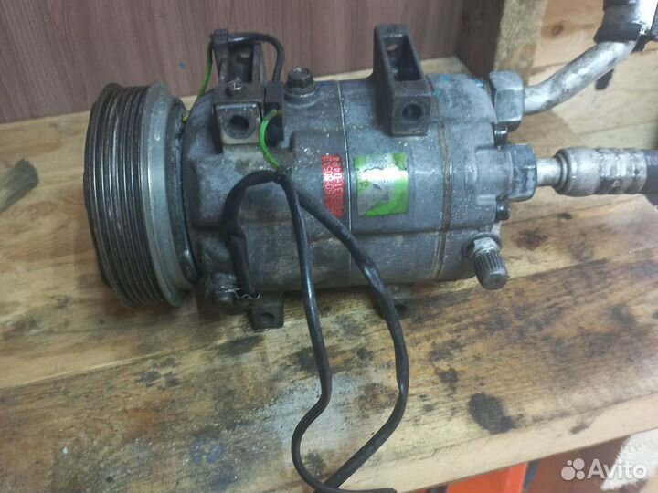 Компрессор кондиционера audi A6 C4
