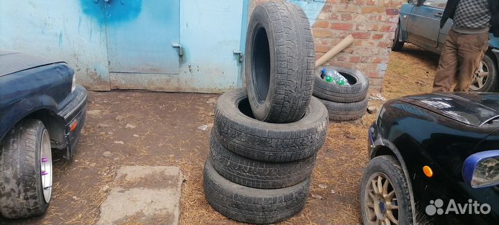 Kumho 722 235/65 R17 19B