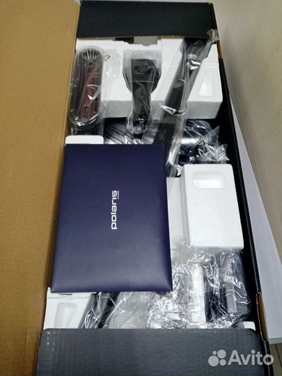 Вертикальный беспроводной пылесос polaris