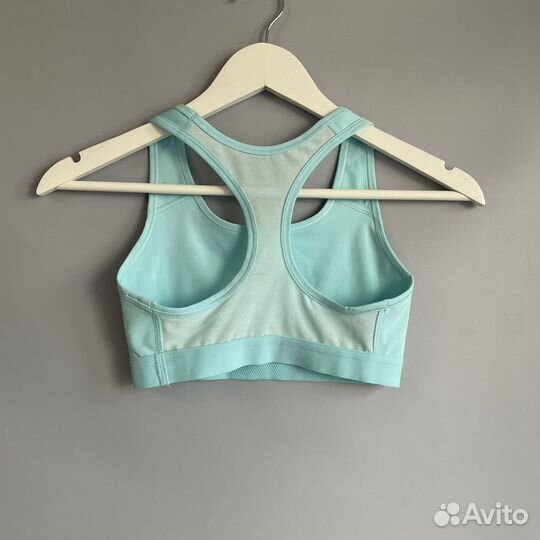 Топ nike swoosh training