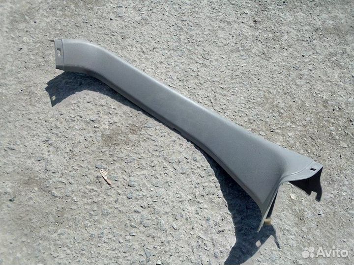 Обшивка багажника левая Subaru Forester SG5 EJ205