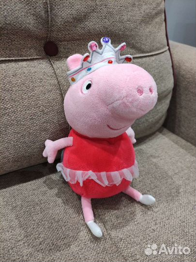 Мягкая игрушка Свинка Пеппа в короне 30 см