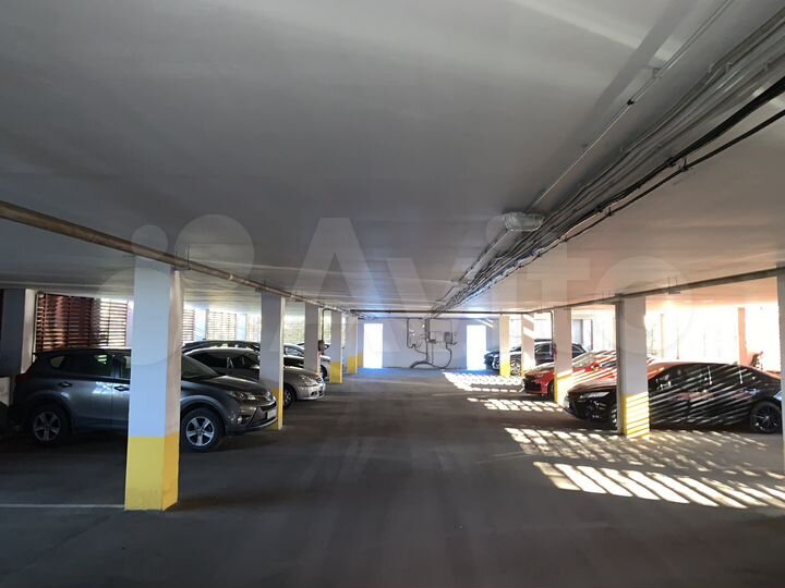 Машиноместо, 14 м²