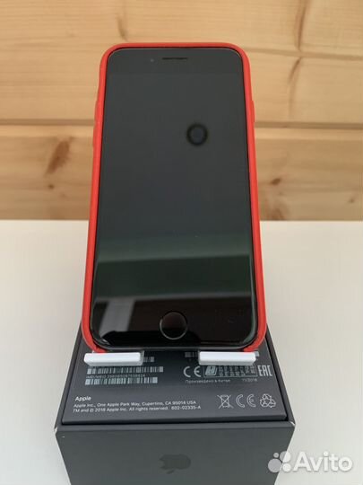 iPhone 8, 64 ГБ