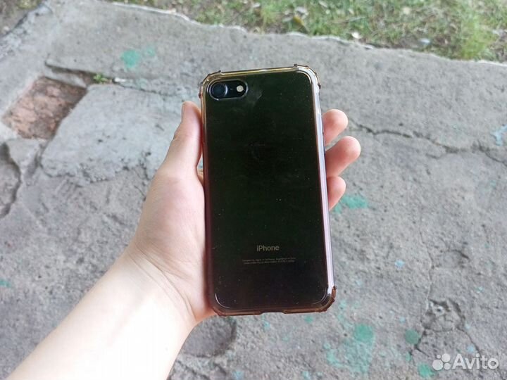 Телефон iPhone 7