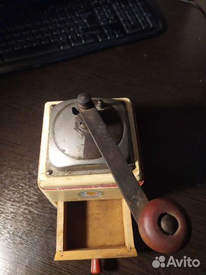 Мельница ручная