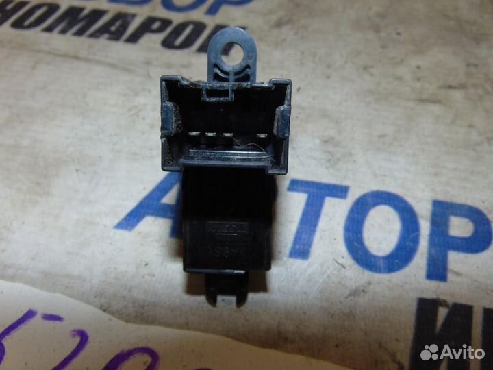 Кнопка стеклоподъемника для Nissan Primera 3 2002