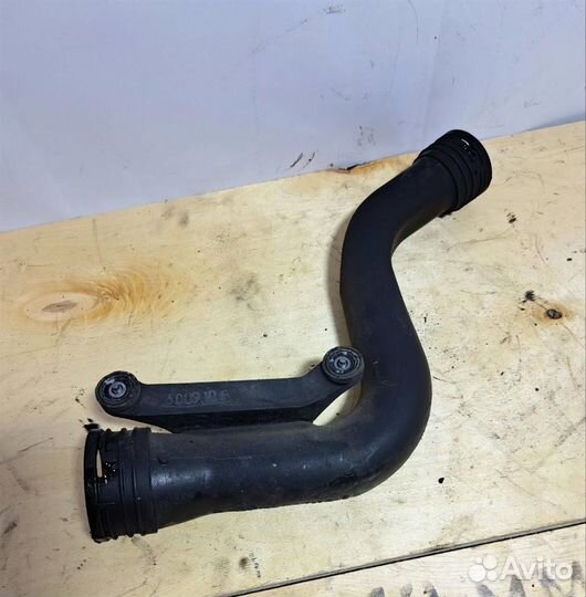 Патрубок интеркулера VW Passat (B6) 2005-2010