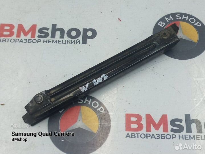 Кронштейн бампера (направляющая) передний правый