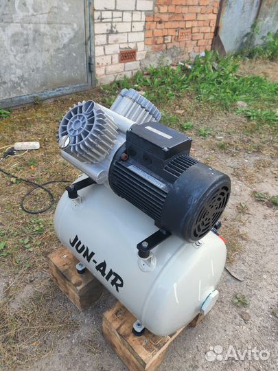Воздушный компрессор