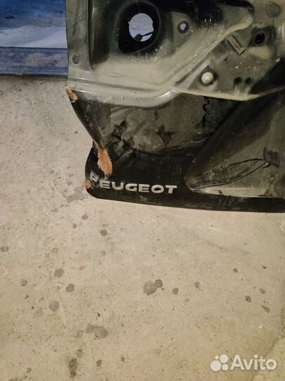 Крышка багажника Пежо 4007