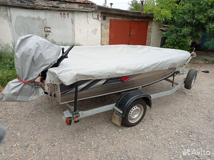 Лодка с мотором
