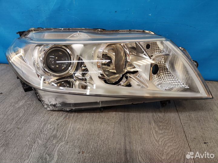 Фара правая Suzuki Vitara 2 2015-2024