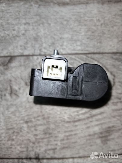 Сервопривод заслонки печки 113800-2051