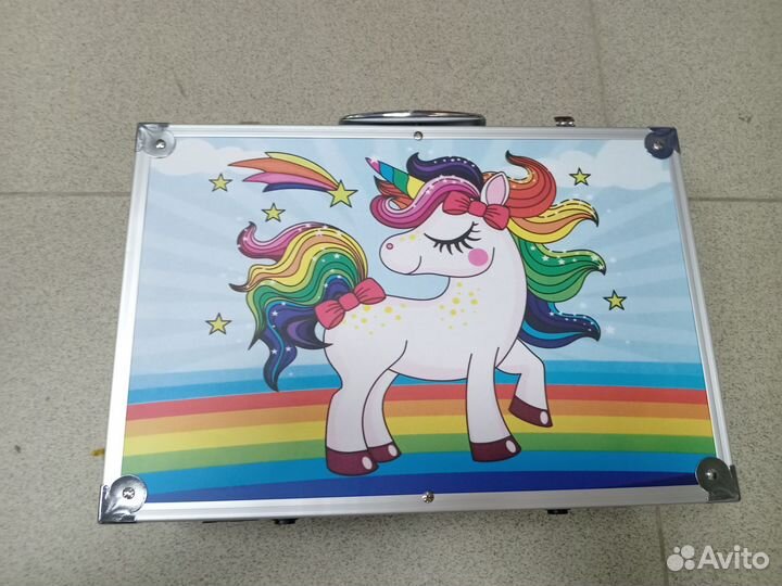 Набор юного художника