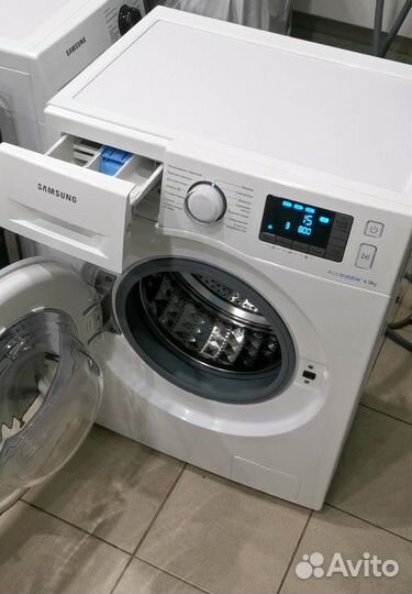 Стиральная машина Samsung eco bubble 6 кг отличная