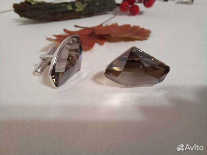 Запонки Swarovski новые