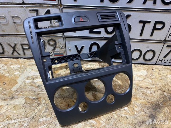 Рамка магнитолы Ford Fusion 1.4 2008