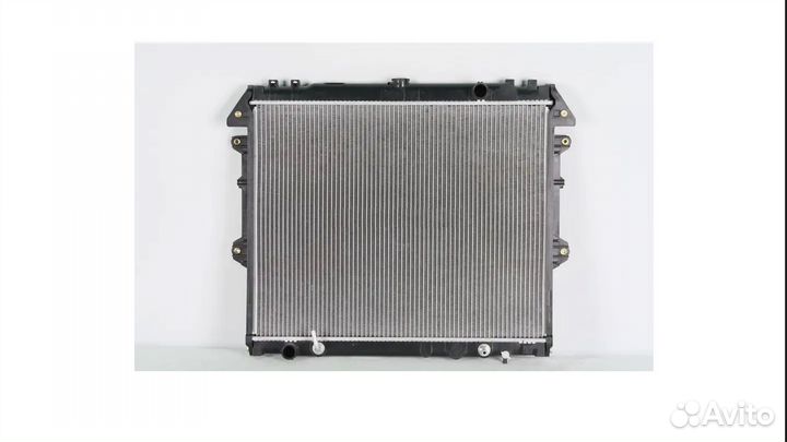 Радиатор охлаждения Toyota Fortuner 1